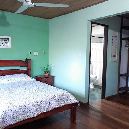 Jardin De Naipi Apartment Пуерто Игуасу Стая снимка